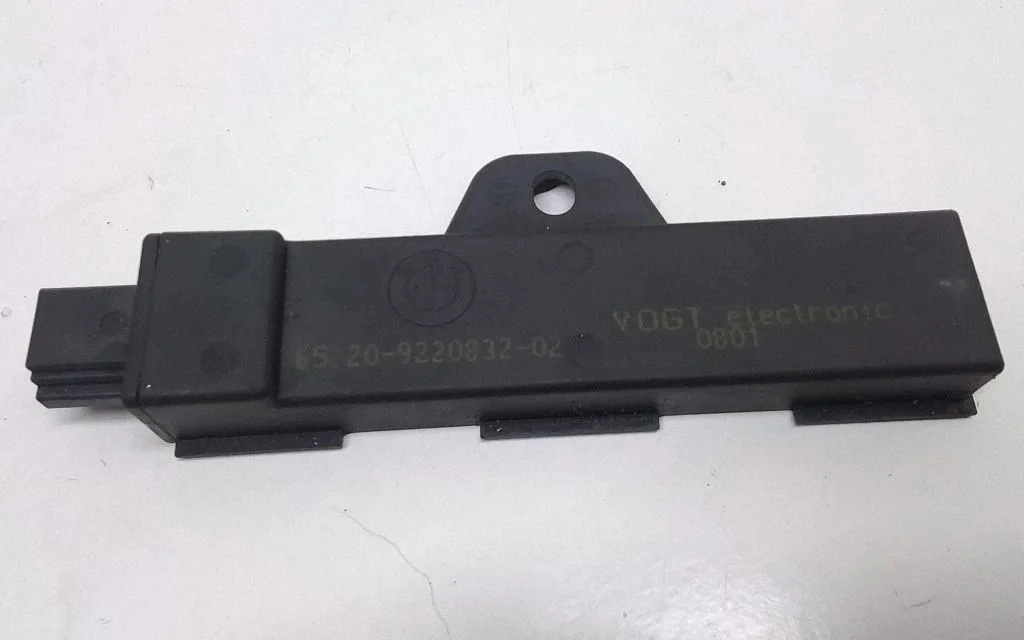 Võtmeta süsteemi KESSY (keyless) juhtplokk/moodul 9220832