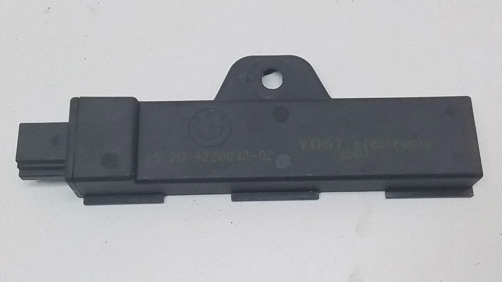 Võtmeta süsteemi KESSY (keyless) juhtplokk/moodul 9220832