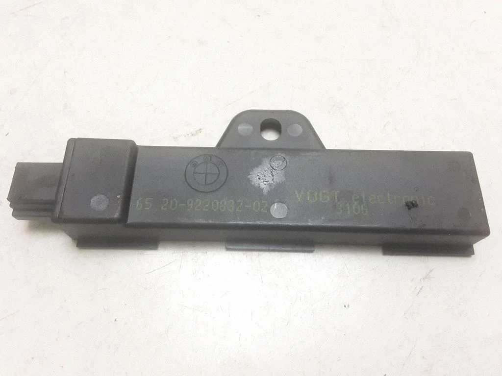 Keyless (KESSY) go control unit/module – BMW 7 Series F01 F02 F03 F04 (2008-2016)