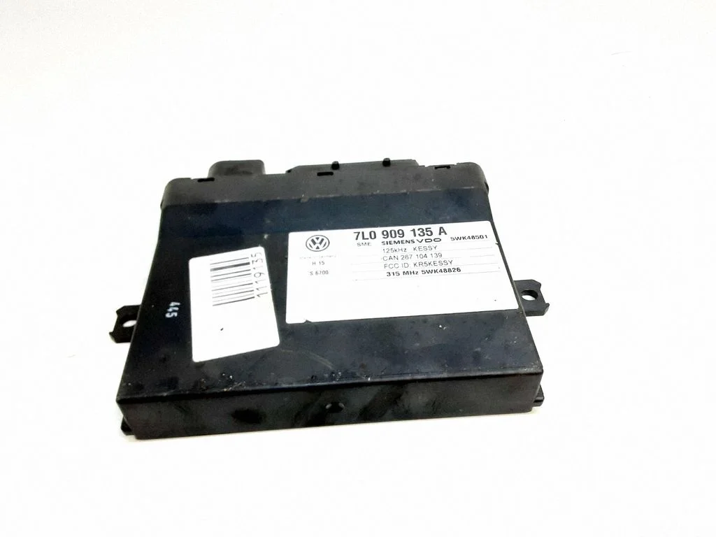Võtmeta süsteemi KESSY (keyless) juhtplokk/moodul – Volkswagen Touareg I (2002-2010)