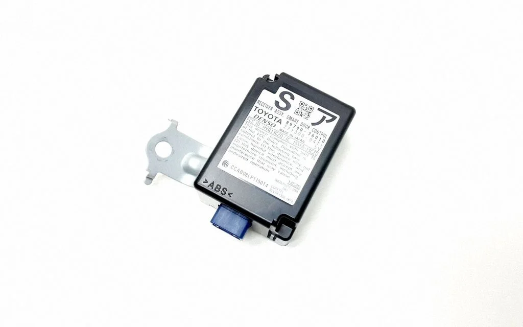 Bezatslēgas sistēmas KESSY (keyless) vadības bloks/modulis 8974076010