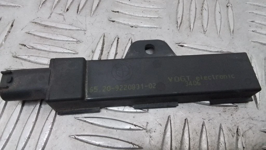 Keyless (KESSY) go control unit/module – BMW 7 Series F01 F02 F03 F04 (2008-2016)