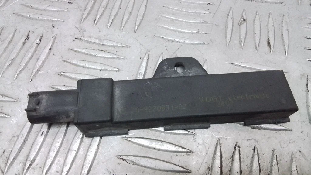 Keyless (KESSY) go control unit/module – BMW 7 Series F01 F02 F03 F04 (2008-2016)