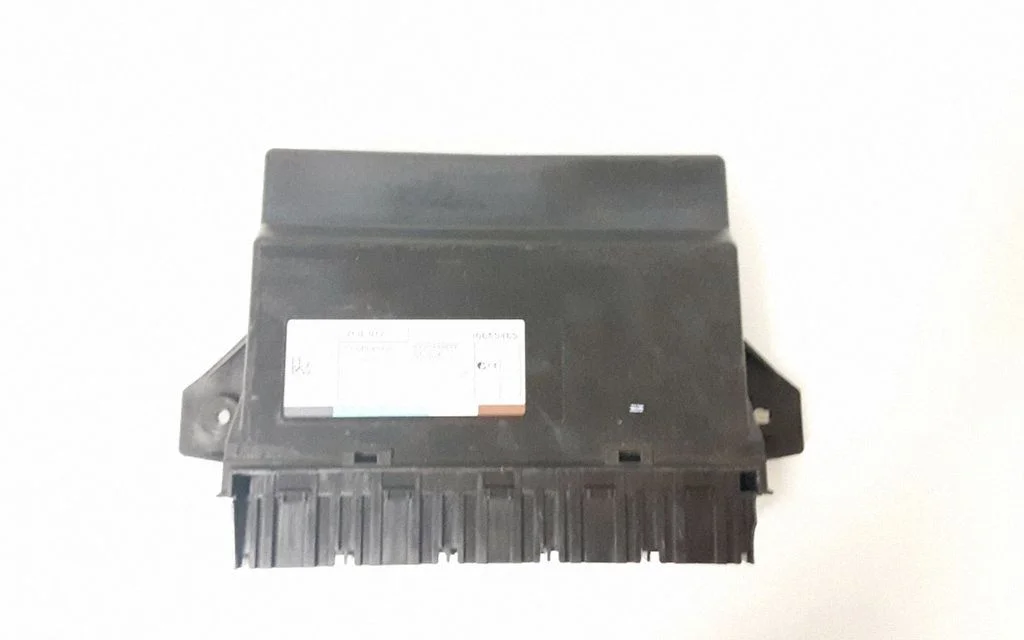 Keyless (KESSY) go control unit/module – Volvo S60 (2011-2013)