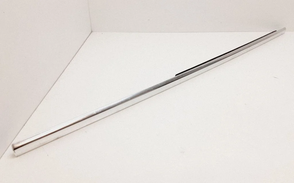 Rear door glass trim molding 30661122