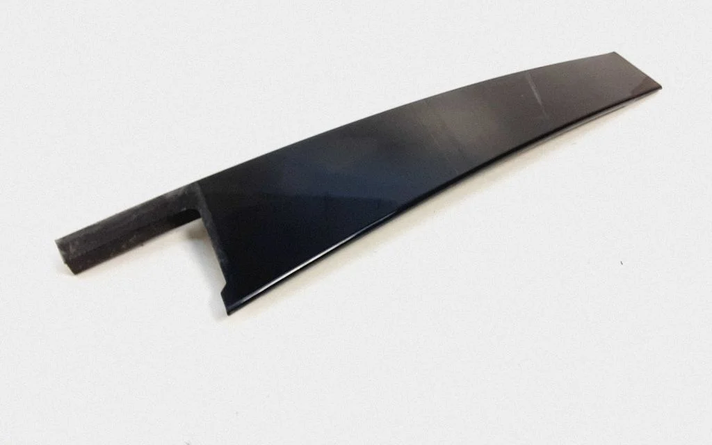 Rear door glass trim molding A2056900487