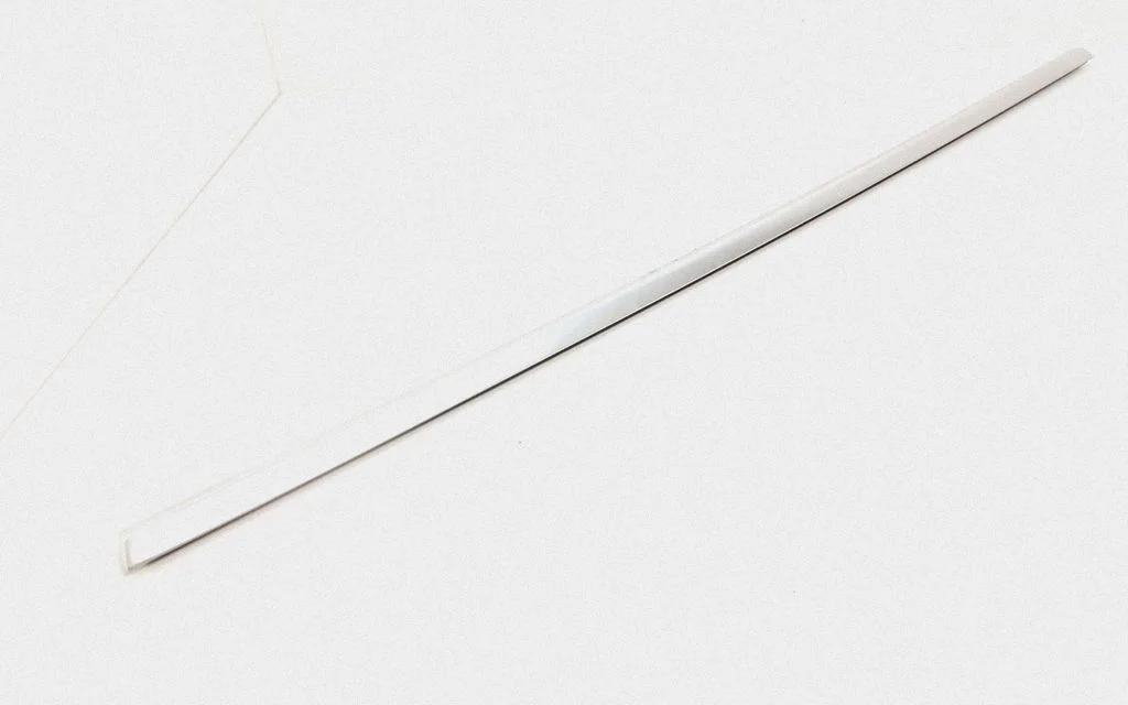 Rear door glass trim molding 31352228