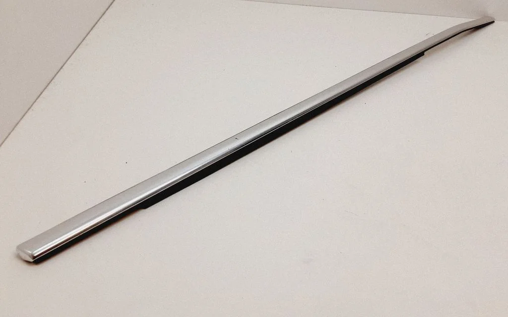 Rear door glass trim molding – rear right