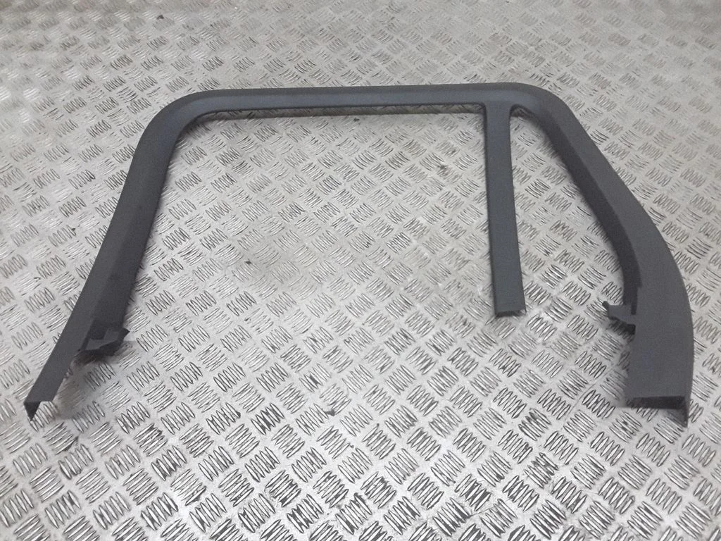 Rear door glass trim molding – rear right