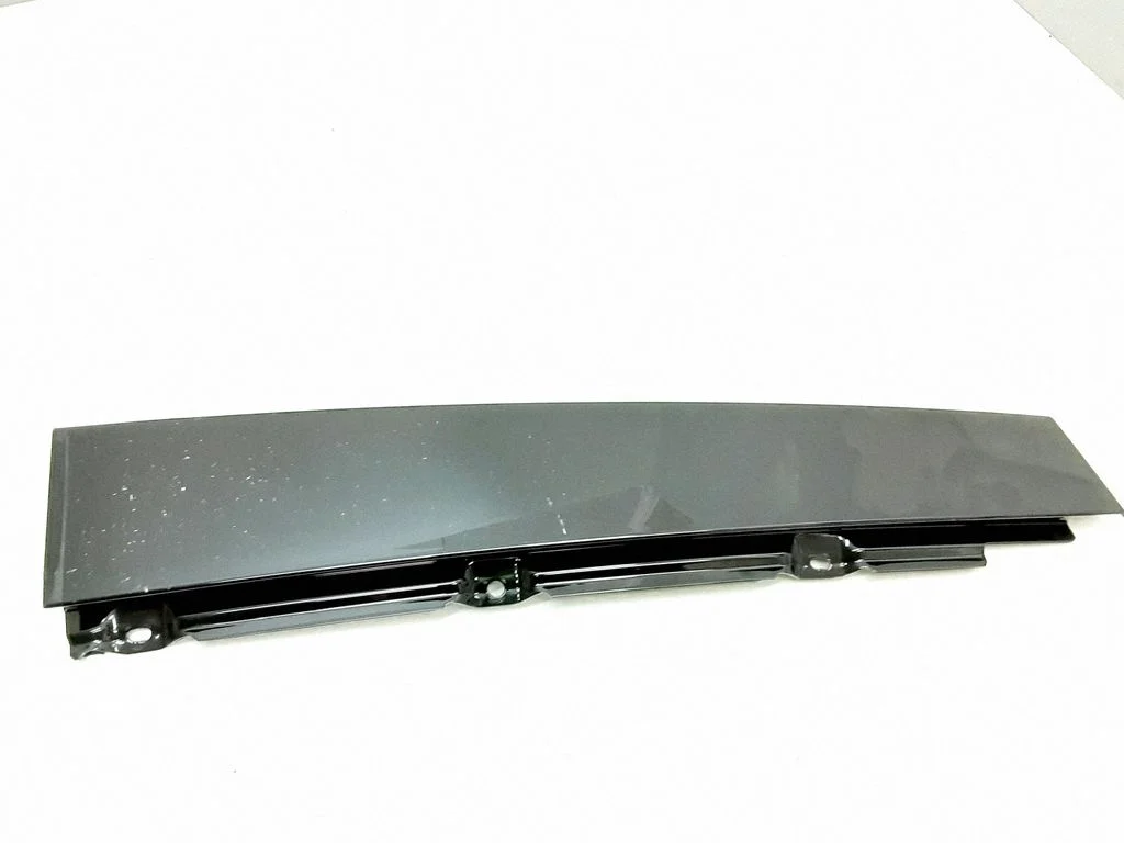 Rear door glass trim molding 31688692