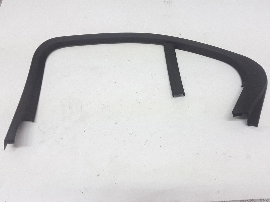 Rear door glass trim molding – Mercedes-Benz C-Class W205 (2014-2021)
