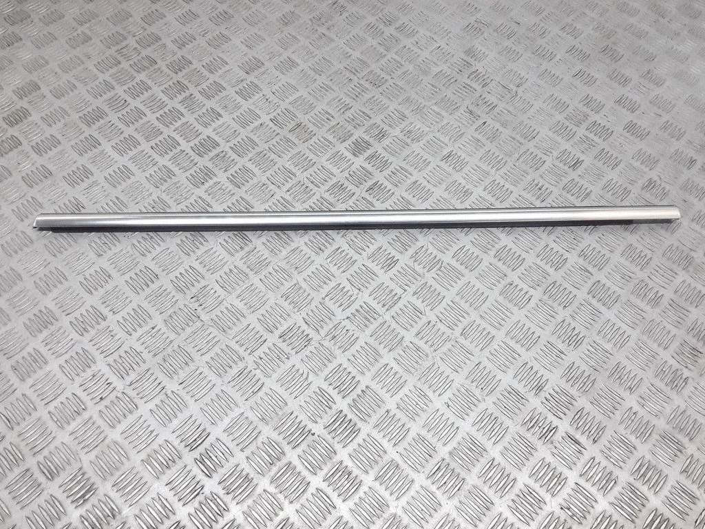 Rear door glass trim molding – rear right