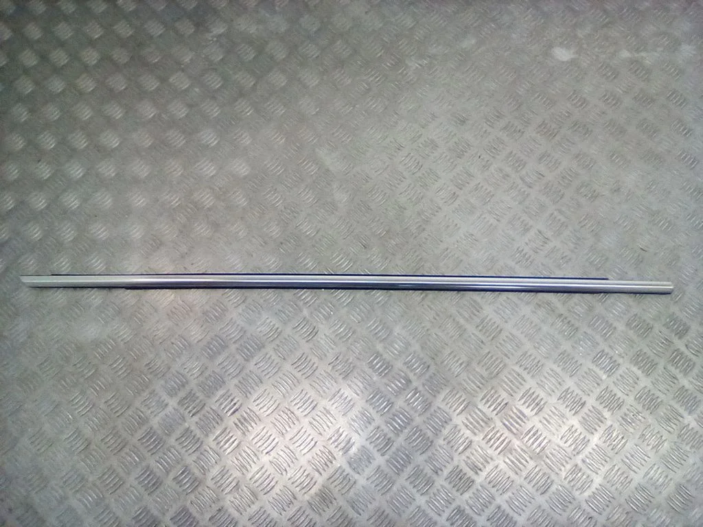 Front door glass trim molding – Volvo XC90 (2014-)