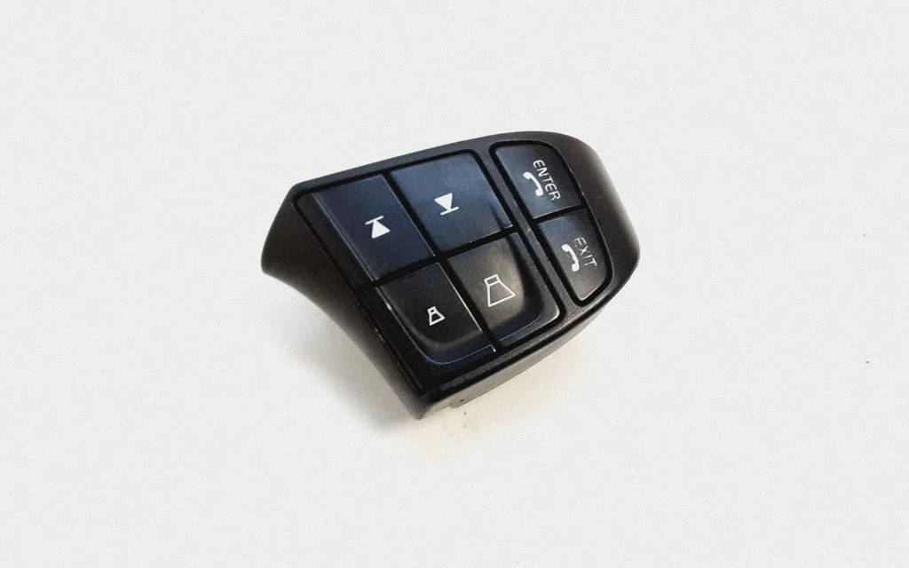 Steering wheel buttons/switches 30739640