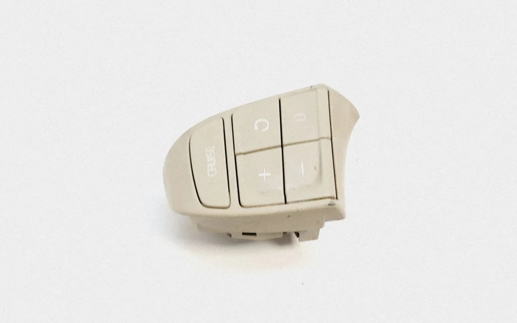 Steering wheel buttons/switches 30768059