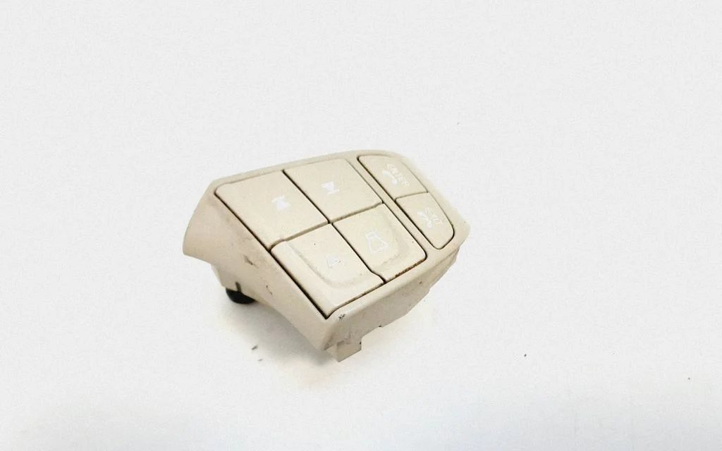 Steering wheel buttons/switches – Volvo S80 (2007-2013)