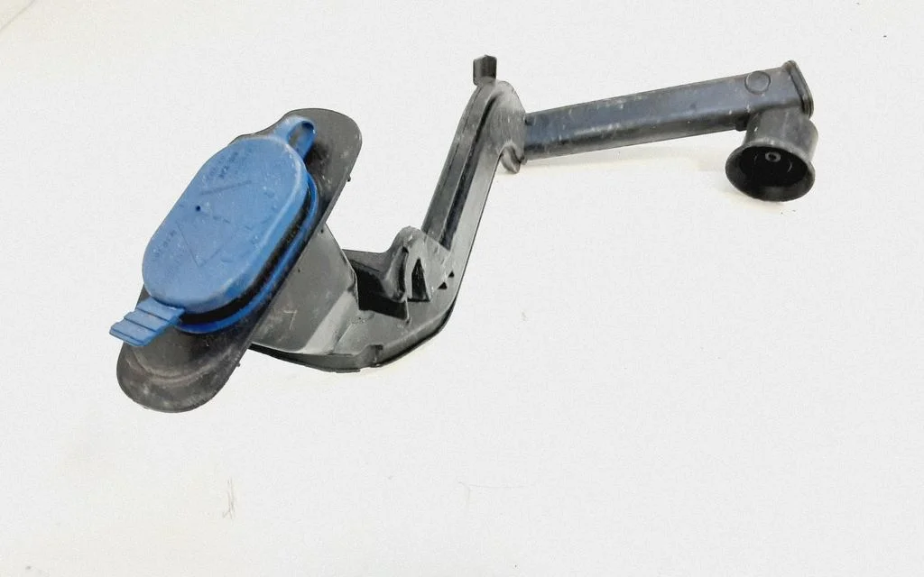 Window washer liquid tank fill tube – Mercedes-Benz GLC-Class C253 (2016-)