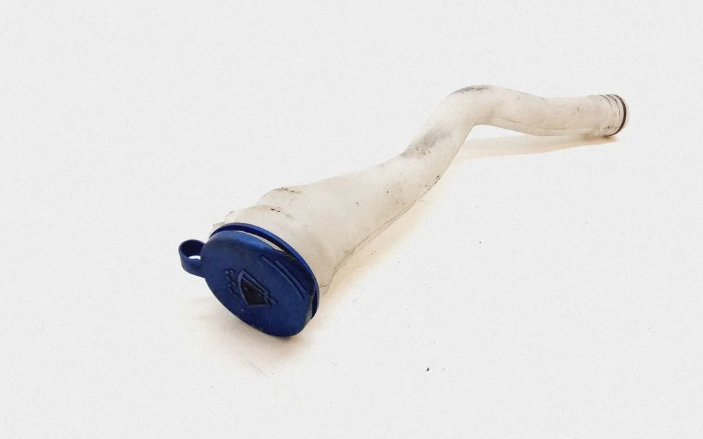 Window washer liquid tank fill tube – Volvo XC90 (2003-2006)