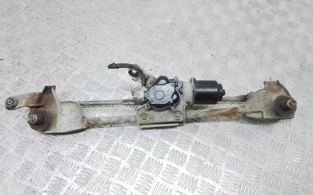 Mechanizm wycieraczek z silniczkiem – Nissan Navara D40 (2004-2015)