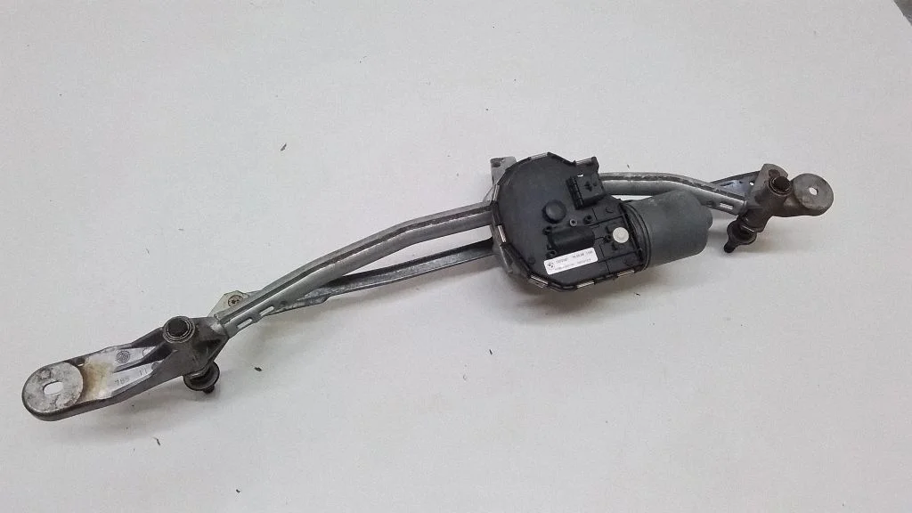 Front wiper linkage and motor 7272367