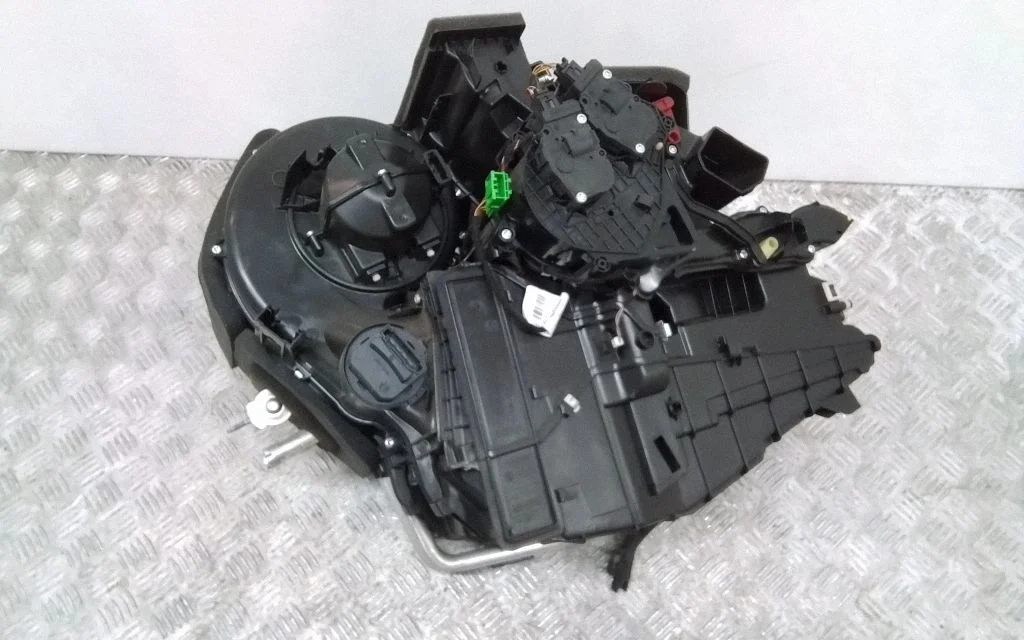 Obudowa nagrzewnicy – komplet – Volvo XC60 (2017-)