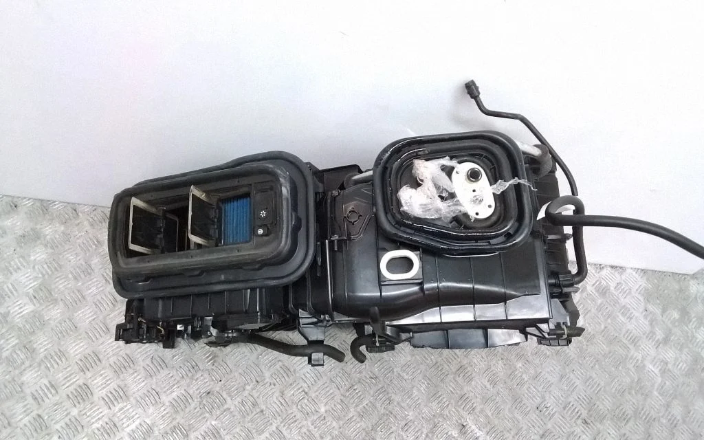 Obudowa nagrzewnicy – komplet – Volvo S90, V90 (2016-)