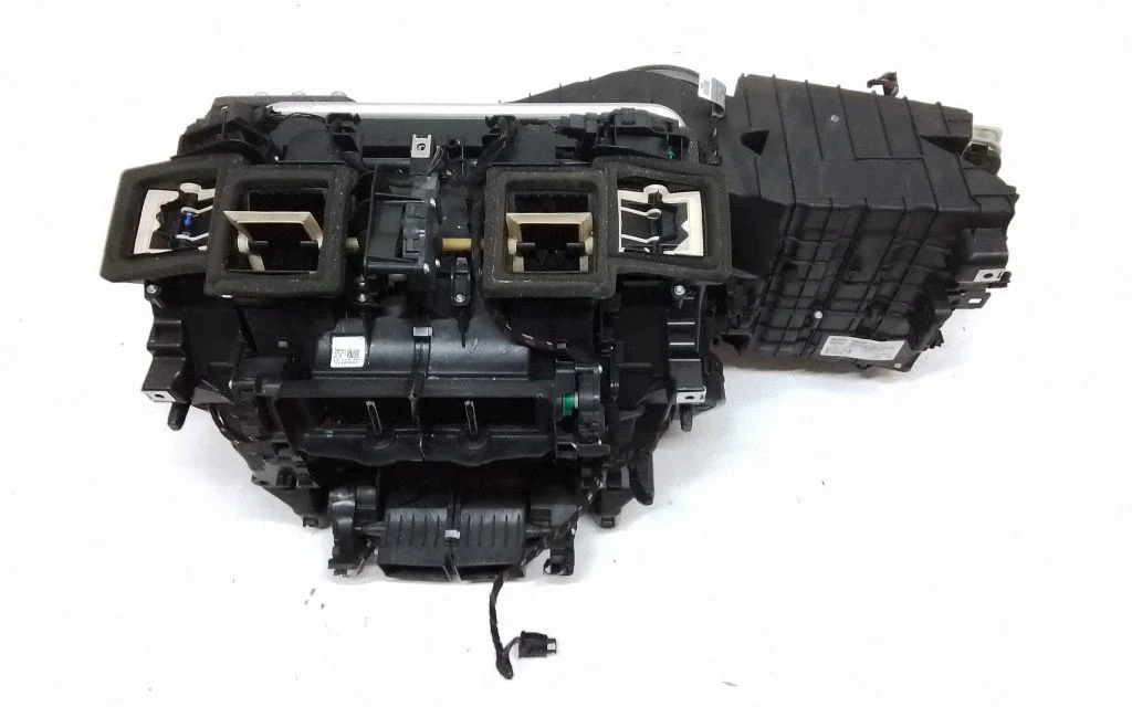 Obudowa nagrzewnicy – komplet – BMW Seria 7 F01 F02 F03 F04 (2008-2016)