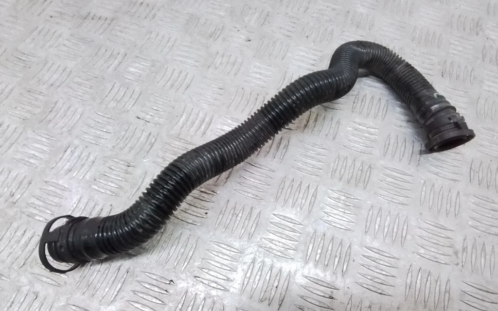 Air intake hose/pipe 04E131149J