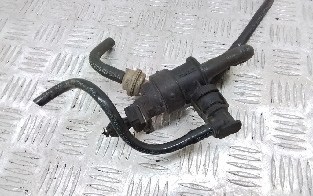 Vacuum valve – Volvo S40 (2004-2007)
