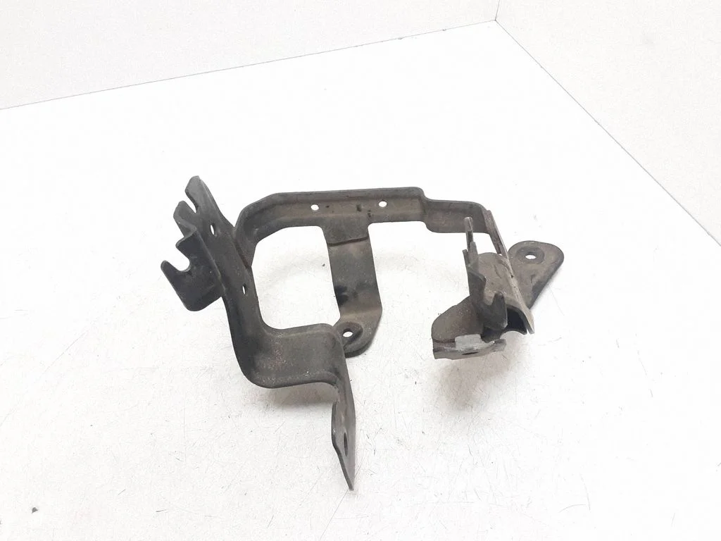 Power steering pump mounting bracket – Volvo S60 (2011-2013)