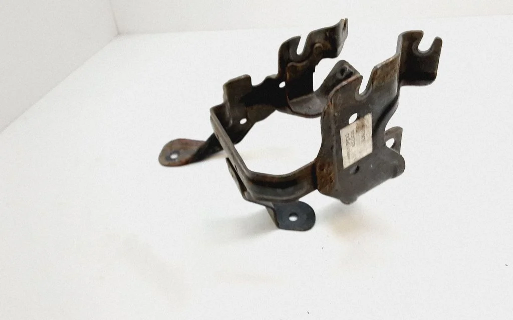 Power steering pump mounting bracket – Volvo S60 (2011-2013)