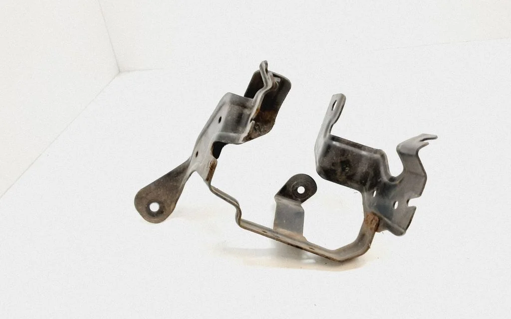 Power steering pump mounting bracket – Volvo S60 (2011-2013)