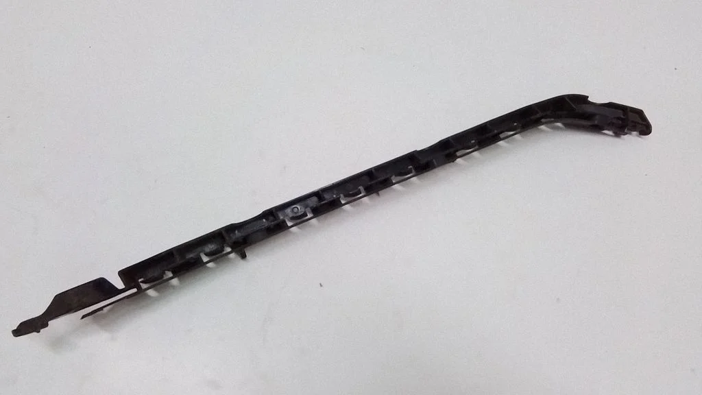 Rear bumper mounting bracket – Mercedes-Benz E-Class W212 (2009-2016)