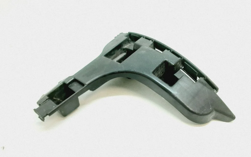 Rear bumper mounting bracket – Volvo XC60 (2009-2013)