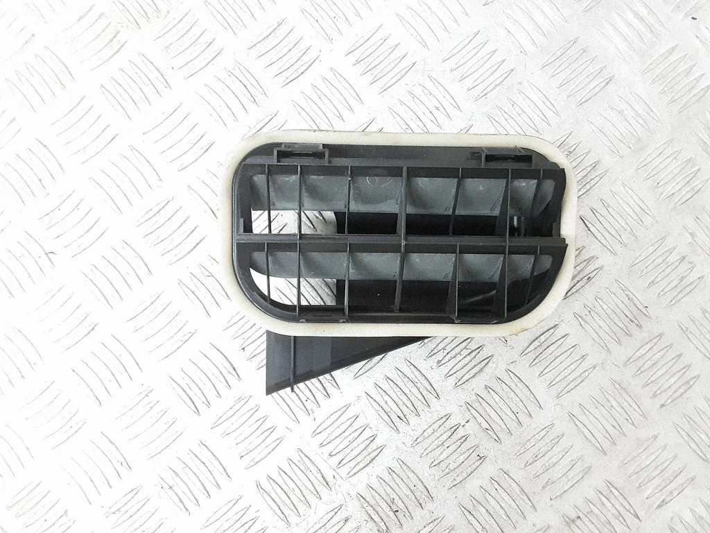 Ventilatsioonirest A1728300042