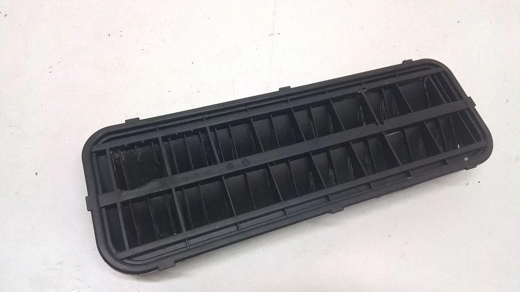 Quarter panel pressure vent – BMW 7 Series F01 F02 F03 F04 (2008-2016)