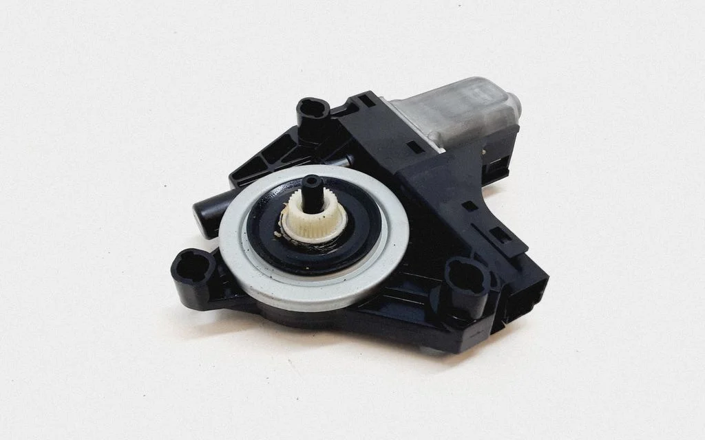 Rear door window regulator motor – Volvo V70 (2008-2013)