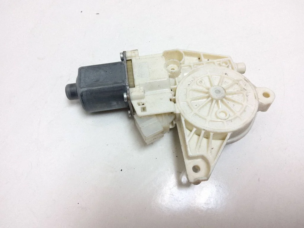 Rear door window regulator motor – Mercedes-Benz E-Class W212 (2009-2016)
