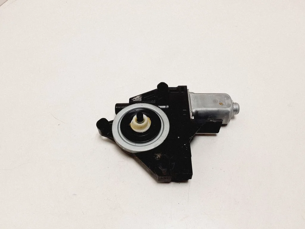 Rear door window regulator motor – Volvo S60 (2011-2013)