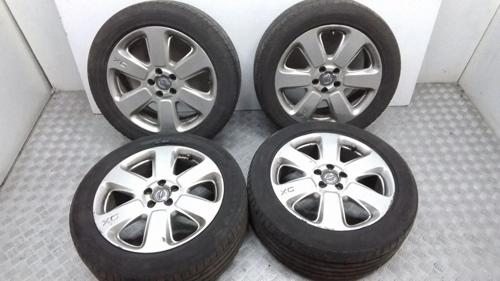 R18 alloy rim – Volvo XC70 (2008-2013)
