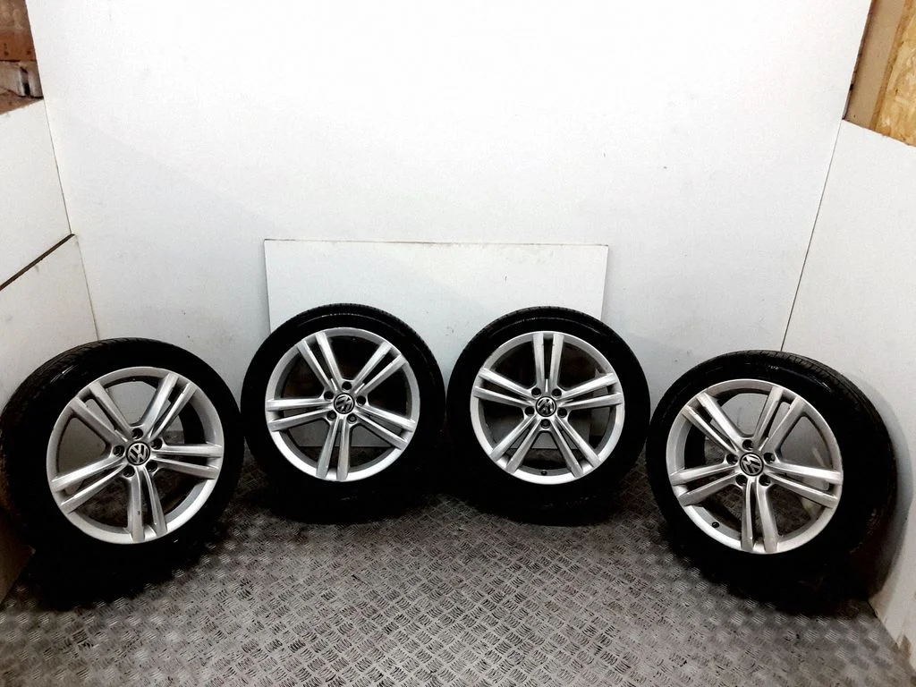 R18 alloy rim – Volkswagen Passat CC (2008-2016)