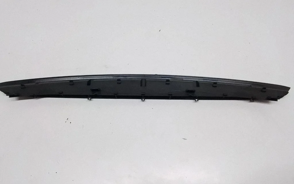 Pakiriiuli rest – BMW 7-seeria F01 F02 F03 F04 (2008-2016)