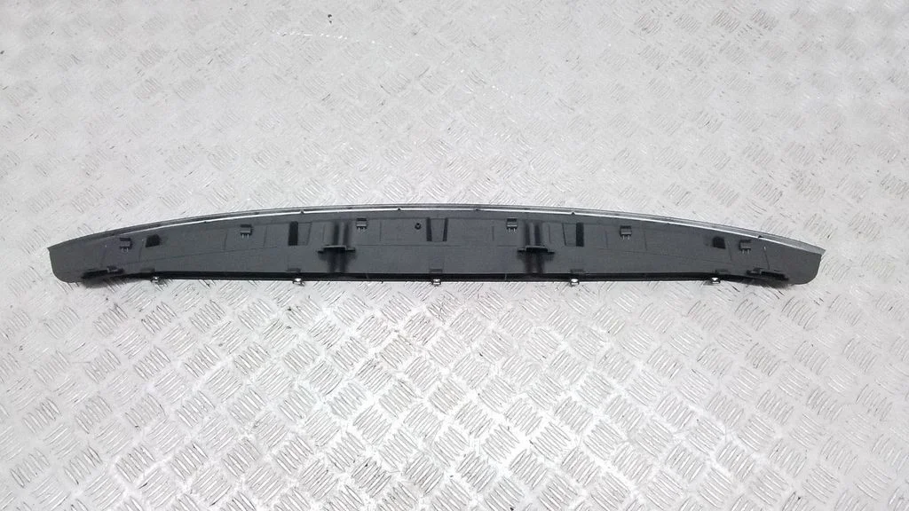 Pakiriiuli rest – BMW 5-seeria F10 F11 (2009-2016)