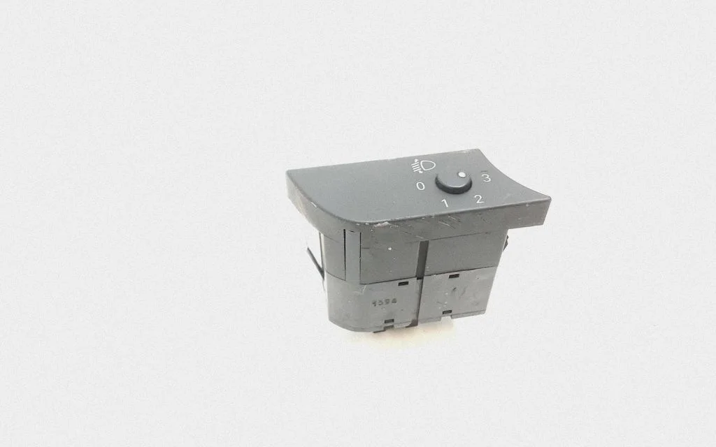 Headlight level height control switch – Audi A4 S4 B7 8E 8H (2005-2008)