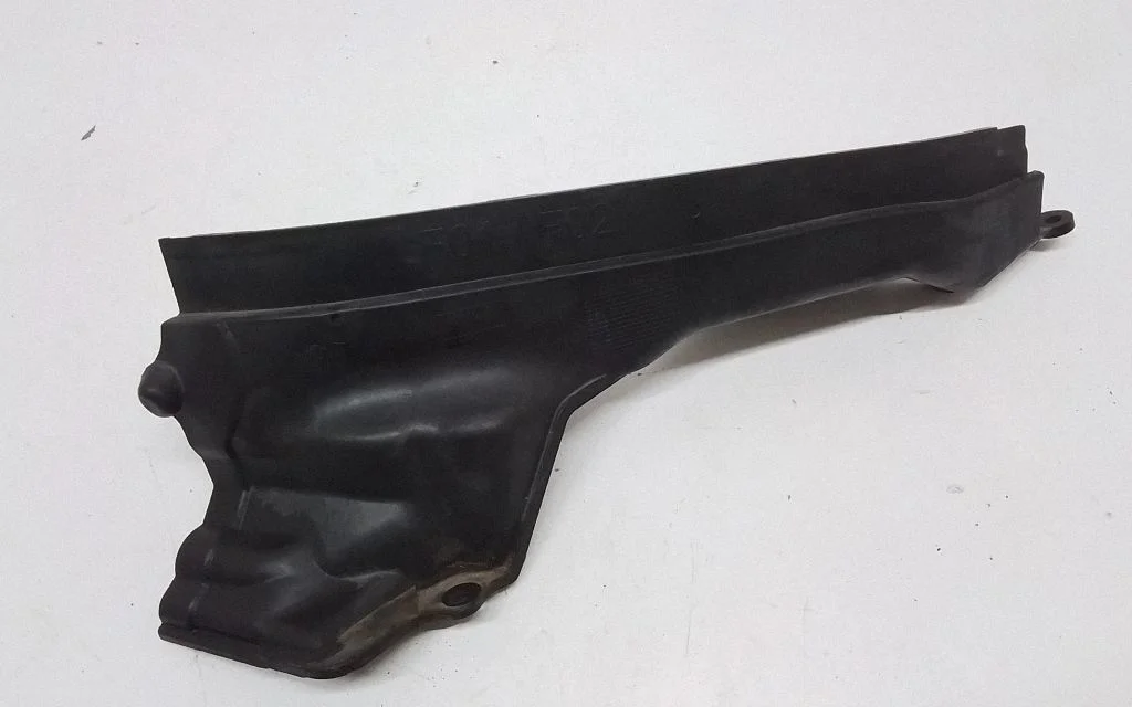 Muu mootoriruumi osa – BMW 7-seeria F01 F02 F03 F04 (2008-2016)