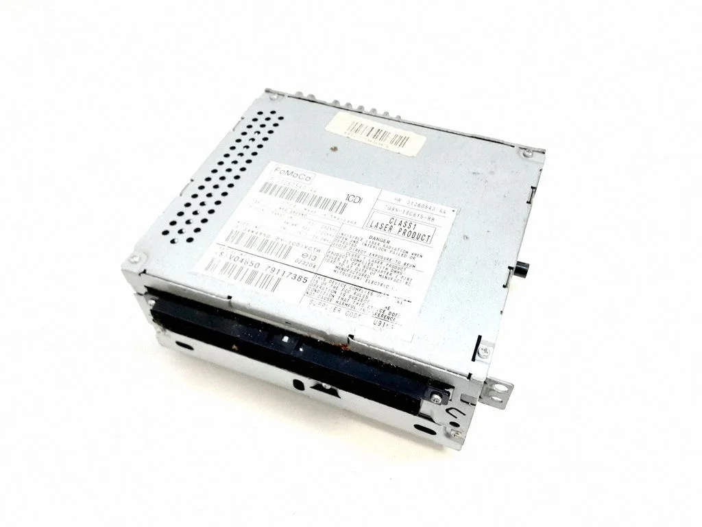Radio/CD/DVD/GPS head unit – Volvo V70 (2005-2008)