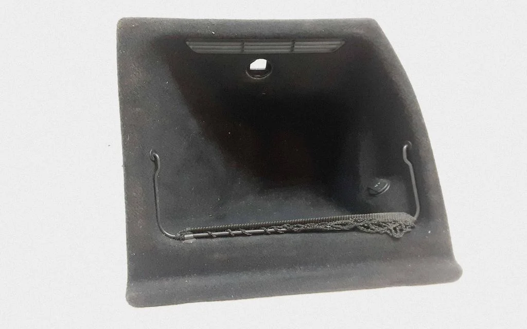 Glove box in trunk 8W9863992
