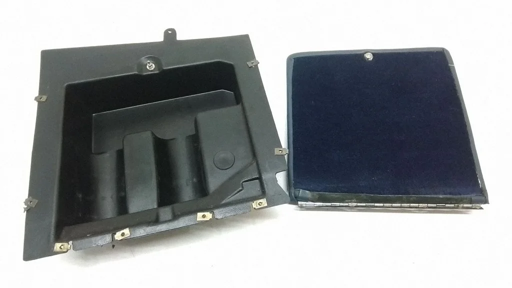 Pagasiruumi panipaik – Rolls-Royce Silver Spur (1980-1998), tagumine parem