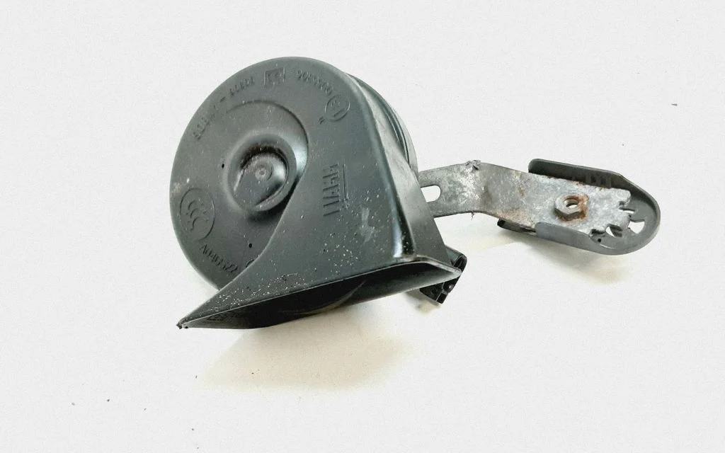 Horn signal – Volvo V60 (2011-2013)