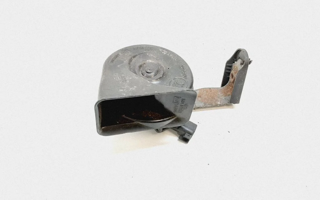 Horn signal – Volvo V60 (2011-2013)